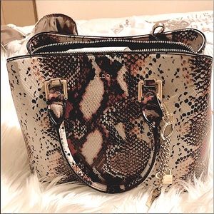 ✨New 👜 Aldo Legoiri Snake Print Gold Hardware Satchel Crossbody✨